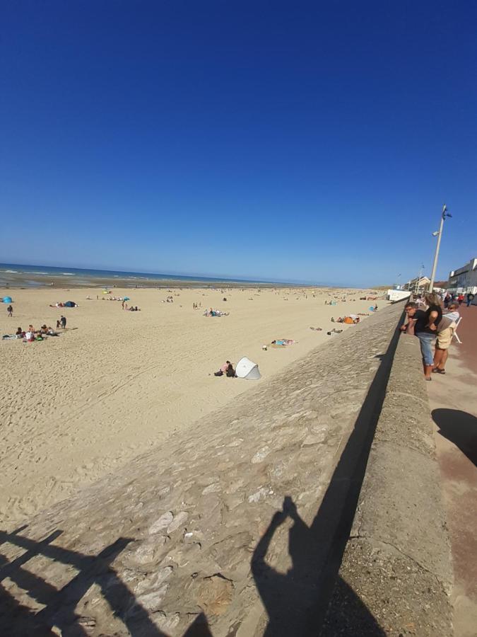 Les Obiones, Vue Laterale Mer, Fort Mahon Plage, Magnifique Studio Cabine 4P, Avec Balcon , Parking Prive Gratuit, Wifi, Classe 2 Etoiles, Exposition Plein Sud En Baie De Somme 外观 照片