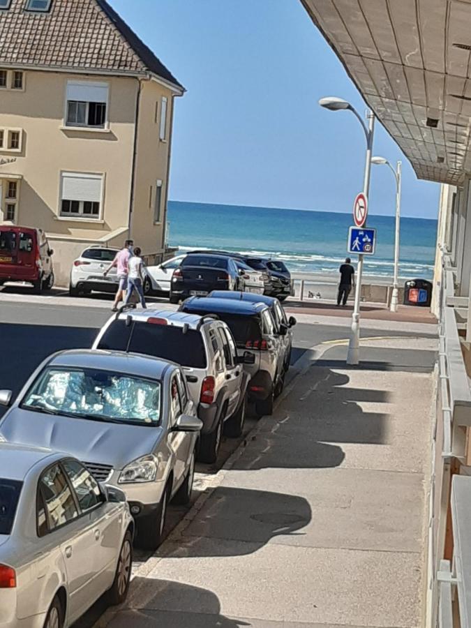 Les Obiones, Vue Laterale Mer, Fort Mahon Plage, Magnifique Studio Cabine 4P, Avec Balcon , Parking Prive Gratuit, Wifi, Classe 2 Etoiles, Exposition Plein Sud En Baie De Somme 外观 照片