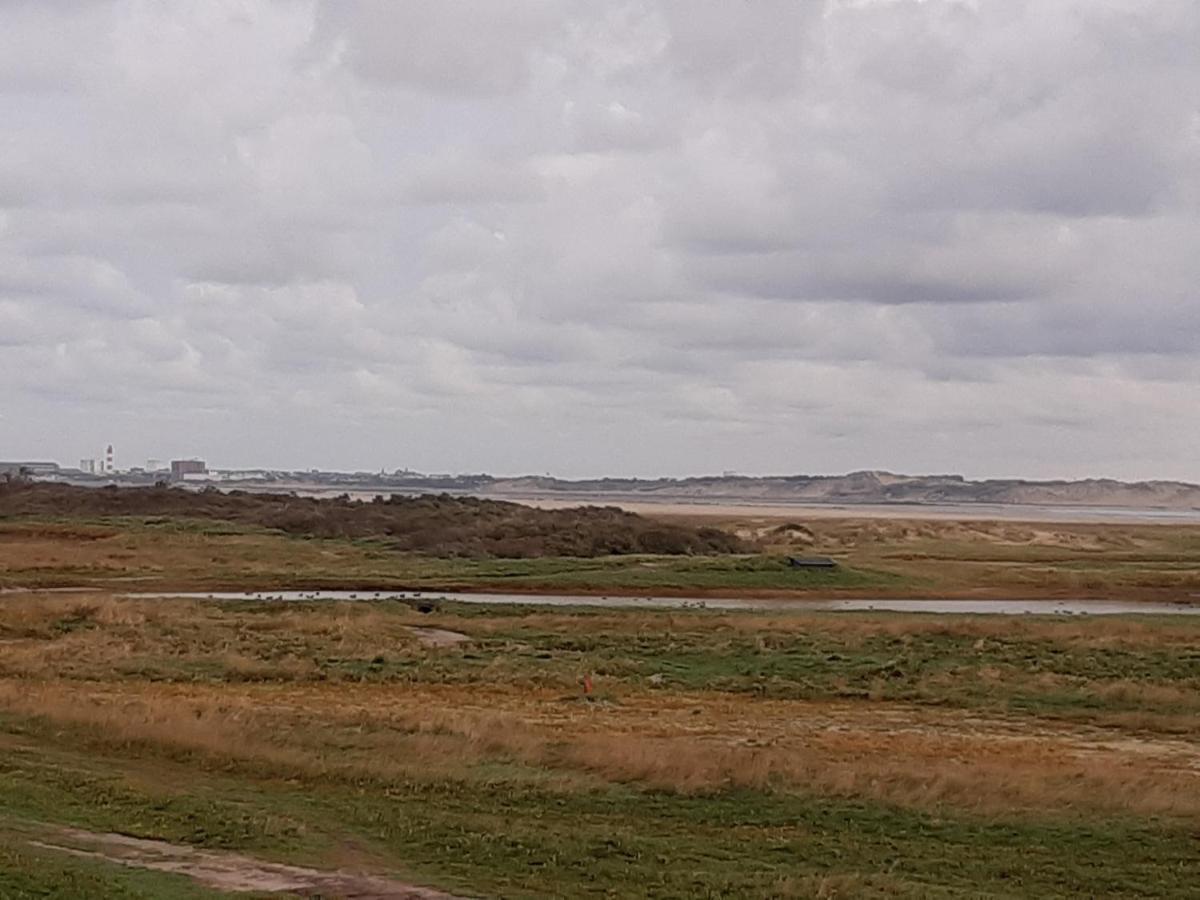 Les Obiones, Vue Laterale Mer, Fort Mahon Plage, Magnifique Studio Cabine 4P, Avec Balcon , Parking Prive Gratuit, Wifi, Classe 2 Etoiles, Exposition Plein Sud En Baie De Somme 外观 照片