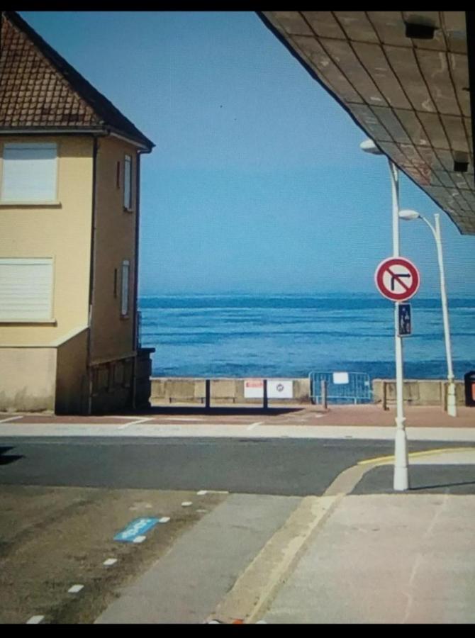 Les Obiones, Vue Laterale Mer, Fort Mahon Plage, Magnifique Studio Cabine 4P, Avec Balcon , Parking Prive Gratuit, Wifi, Classe 2 Etoiles, Exposition Plein Sud En Baie De Somme 外观 照片