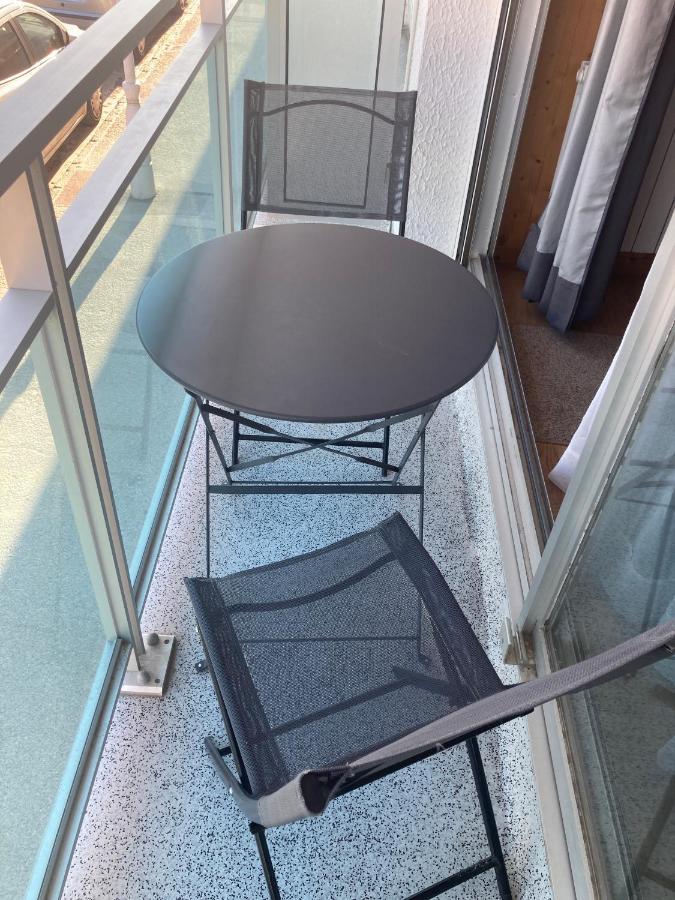 Les Obiones, Vue Laterale Mer, Fort Mahon Plage, Magnifique Studio Cabine 4P, Avec Balcon , Parking Prive Gratuit, Wifi, Classe 2 Etoiles, Exposition Plein Sud En Baie De Somme 外观 照片